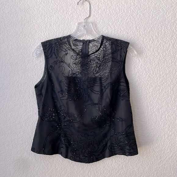 Black sleeveless floral top - Picture 1 of 5
